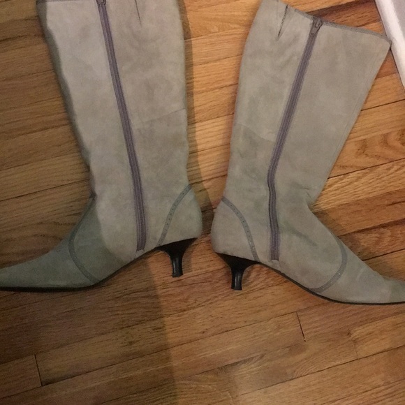 Light grey suede boots - Picture 4 of 8